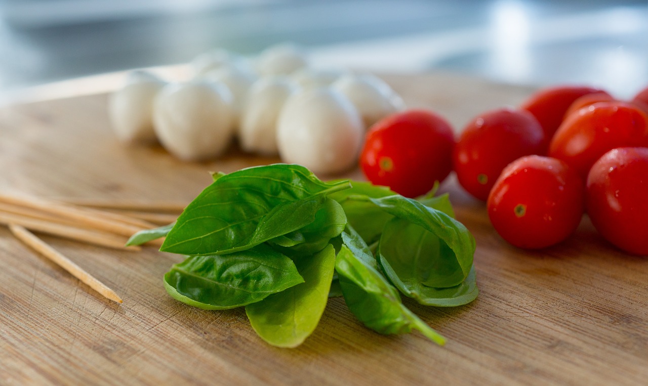 antipasta, caprese, mozarella-1645401.jpg